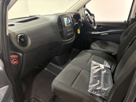 Mercedes-Benz Vito eVito 66 Progressive 21