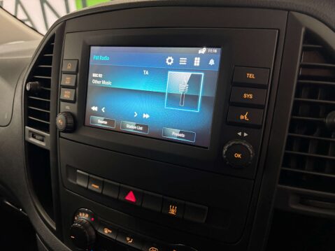 Mercedes-Benz Vito eVito 66 Progressive 27