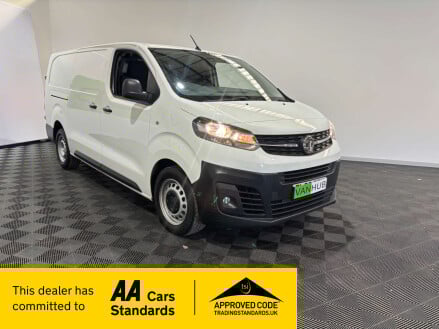 Vauxhall Vivaro F2900 Dynamic 1.5 S/S LWB