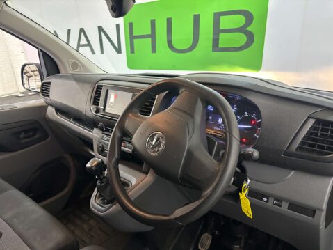 Vauxhall Vivaro F2900 Dynamic 1.5 S/S LWB 4