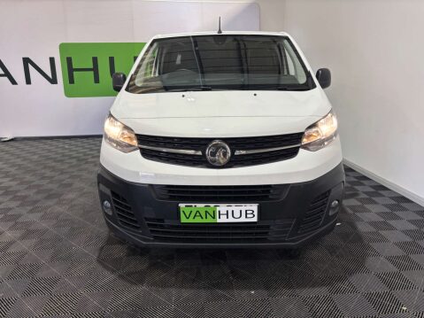 Vauxhall Vivaro F2900 Dynamic 1.5 S/S LWB 9