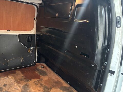 Vauxhall Vivaro F2900 Dynamic 1.5 S/S LWB 28