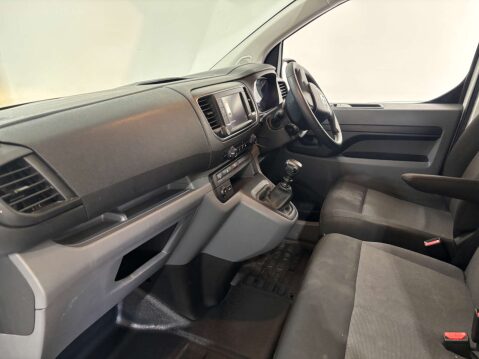Vauxhall Vivaro F2900 Dynamic 1.5 S/S LWB 36