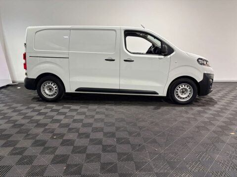 Vauxhall Vivaro F2700 Dynamic 1.5 SWB S/S 3