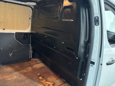 Vauxhall Vivaro F2700 Dynamic 1.5 SWB S/S 10