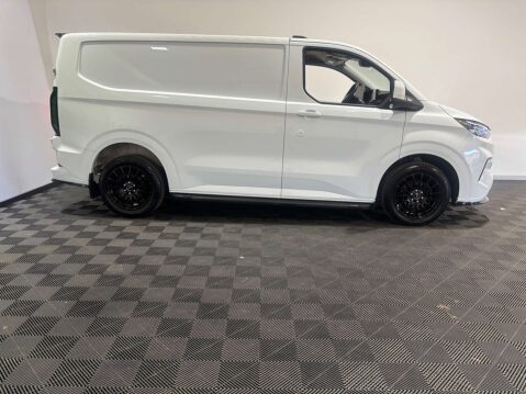 Ford Transit Custom 320 Limited EcoBlue 2.0 SWB 4
