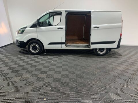 Ford Transit Custom 300 Leader 2.0 EcoBlue SWB 38