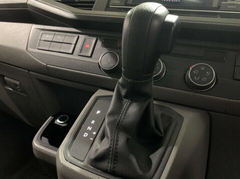 Volkswagen Transporter T28 Highline 2.0 TDI Semi-Auto SWB 4