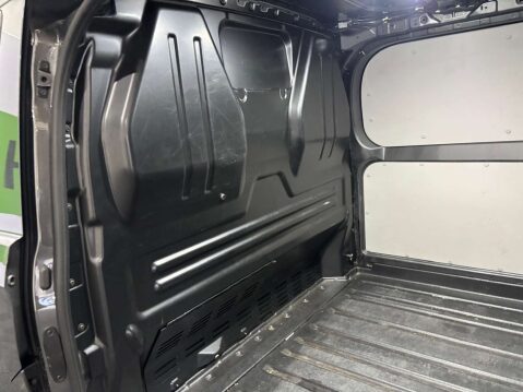 Ford Transit Custom 300 2.0 Limited EcoBlue SWB 35