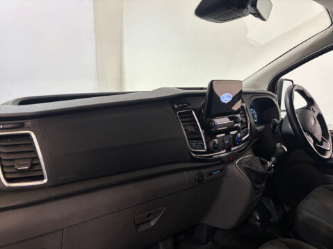 Ford Transit Custom 300 Limited EcoBlue 2.0 LWB 7