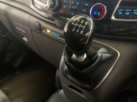 Ford Transit Custom 300 Limited EcoBlue 2.0 SWB 32