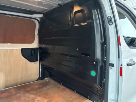 Vauxhall Vivaro F2900 Dynamic 1.5 SWB 6