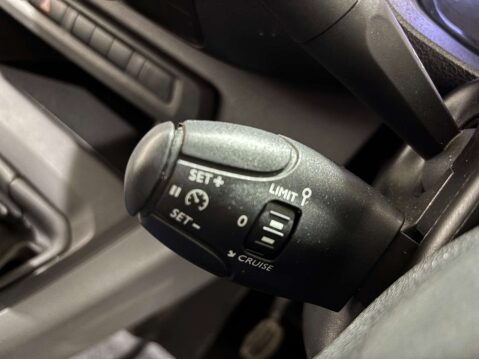 Vauxhall Vivaro F2900 Dynamic 1.5 SWB 27