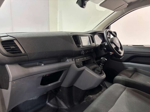 Vauxhall Vivaro F2900 Dynamic 1.5 SWB 34