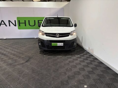 Vauxhall Vivaro F2900 Dynamic 1.5 SWB 39