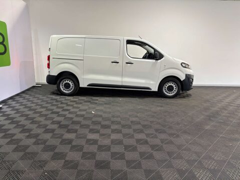 Vauxhall Vivaro F2900 Dynamic 1.5 SWB 3