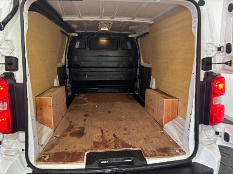 Vauxhall Vivaro F2900 Sportive 1.5 S/S LWB 9