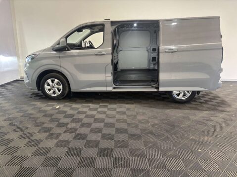 Ford Transit Custom 300 Limited EcoBlue A 2.0 SWB 26