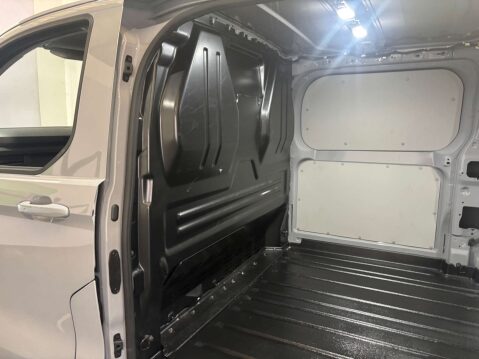 Ford Transit Custom 300 Limited EcoBlue A 2.0 SWB 29