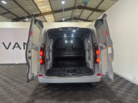 Ford Transit Custom 300 Limited EcoBlue A 2.0 SWB 35
