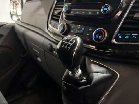 Ford Transit Custom 300 Limited 2.0 EcoBlue SWB 25