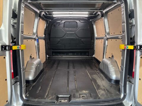 Ford Transit Custom 300 Limited 2.0 EcoBlue SWB 37