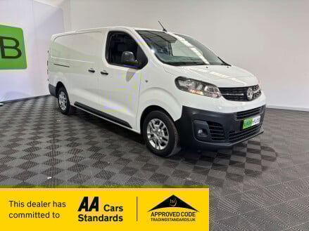 Vauxhall Vivaro 2900 Dynamic 1.5 S/S LWB