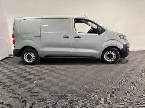 Vauxhall Vivaro F2900 Dynamic 1.5 SWB 3