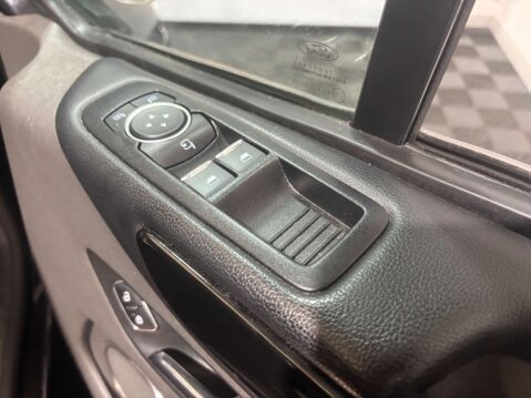 Ford Tourneo Custom 320 Titanium EcoBlue 2.0 Auto 4dr 7