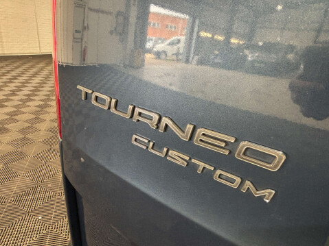 Ford Tourneo Custom 320 Titanium MHEV 2.0 4dr 33
