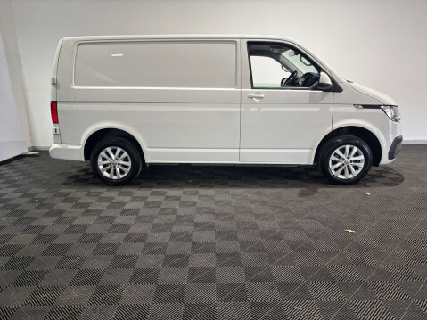 Volkswagen Transporter T28 Highline TDI 2.0 SWB 9