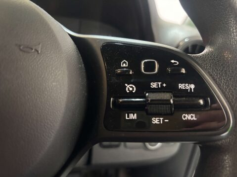Mercedes-Benz Sprinter 315 Premium 2.0 CDI MWB 33