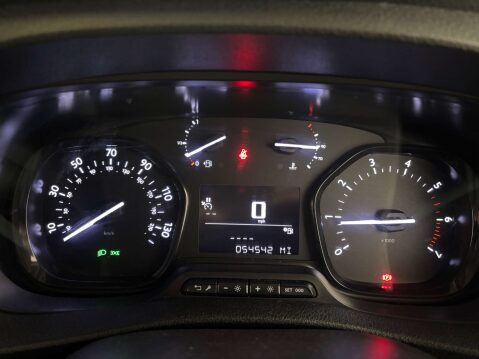 Vauxhall Vivaro F2900 Sportive 1.5 S/S 4