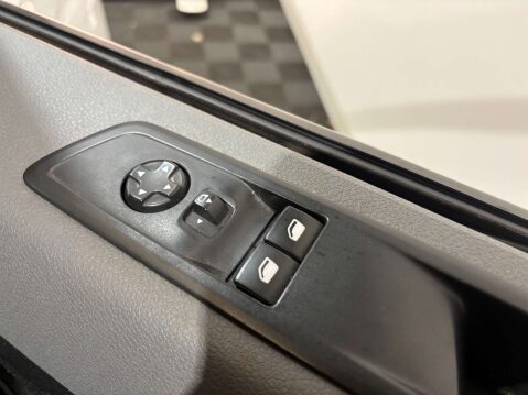 Vauxhall Vivaro F2900 Sportive 1.5 S/S 28