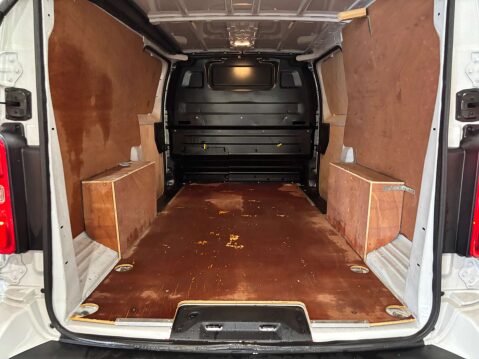Vauxhall Vivaro F2900 Sportive 1.5 S/S 9