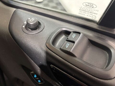 Ford Transit Custom 300 Limited 2.0 EcoBlue 17
