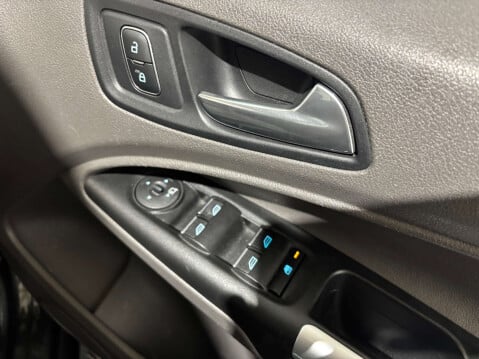 Ford Tourneo Connect 1.5 Tourneo Connect Grand Titanium TDCi 5dr 37
