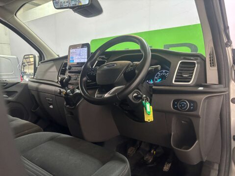 Ford Transit Custom 280 Limited 2.0 EcoBlue 4