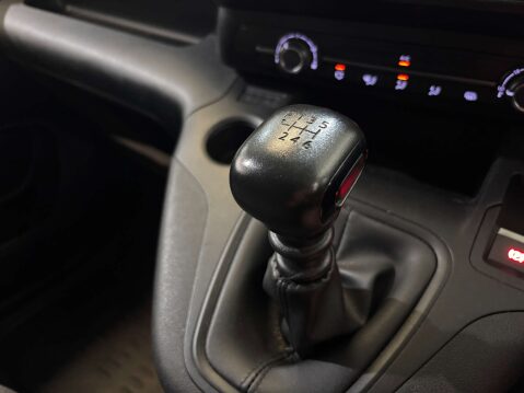Peugeot Partner Professional Premium Blue 1.5 HDi 27