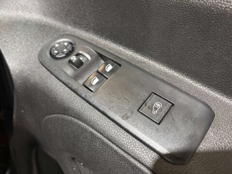 Peugeot Partner Professional Premium Blue 1.5 HDi 25