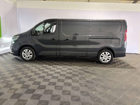 Renault Trafic LL30 Sport Blue 2.0 DCI 29