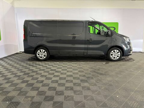 Renault Trafic LL30 Sport Blue 2.0 DCI 37
