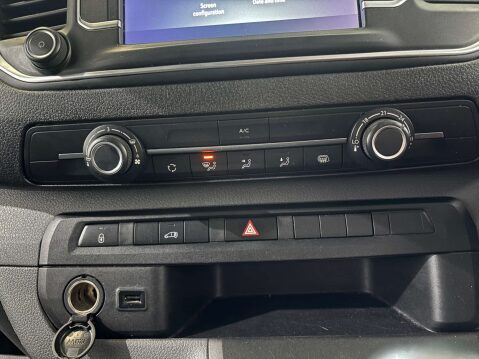 Vauxhall Vivaro F3100 Dynamic 2.0 S/S 25