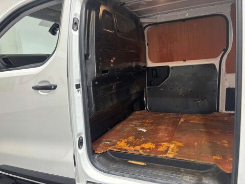 Vauxhall Vivaro F3100 Dynamic 2.0 S/S 31