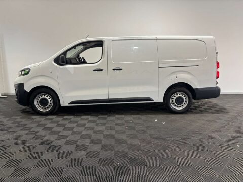 Vauxhall Vivaro F3100 Dynamic 2.0 S/S 34