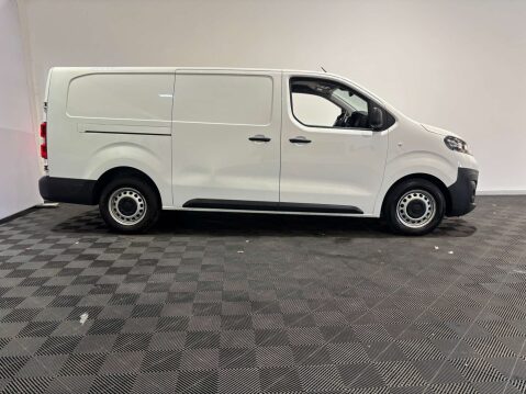 Vauxhall Vivaro F3100 Dynamic 2.0 S/S 6