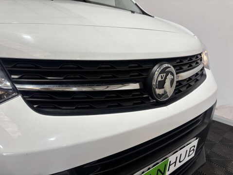 Vauxhall Vivaro F3100 Dynamic 2.0 S/S 37