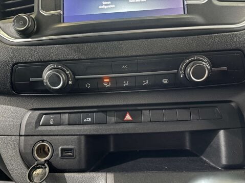 Vauxhall Vivaro F3100 Dynamic 2.0 S/S 30