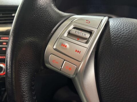 Nissan Navara 2.3 dCi Acenta Pickup Double Cab 4dr Diesel Manual 4WD Euro 6 (s/s) (163 ps 16