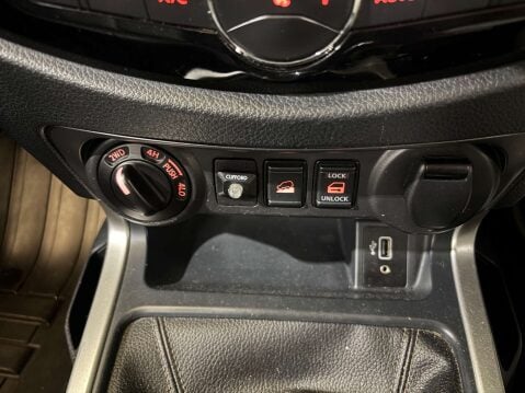 Nissan Navara 2.3 dCi Acenta Pickup Double Cab 4dr Diesel Manual 4WD Euro 6 (s/s) (163 ps 28
